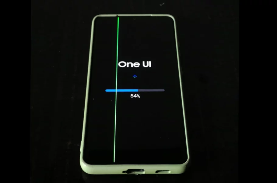 مشکل خط سبز در نمایشگر گلکسی S21 FE پس از به‌روزرسانی One UI 6.1