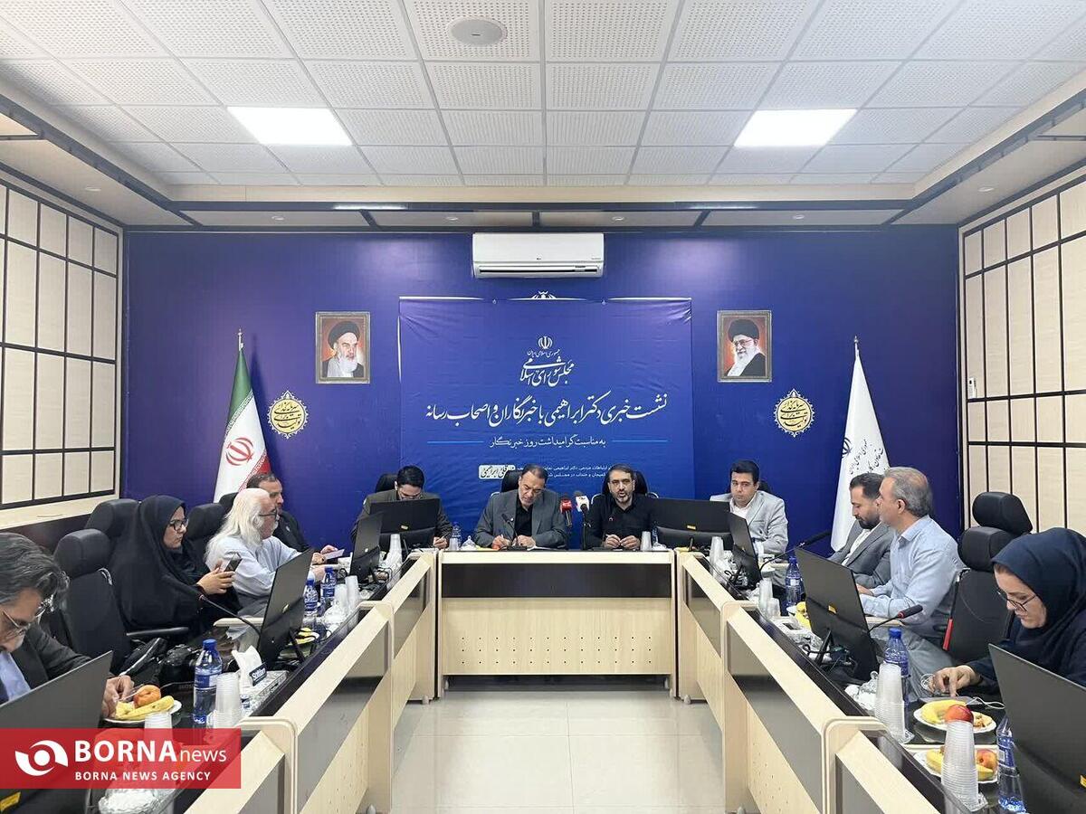 بحران آب در ایران؛ از کشت گلخانهای تا کاهش مصرف شهری و نقش رسانهها