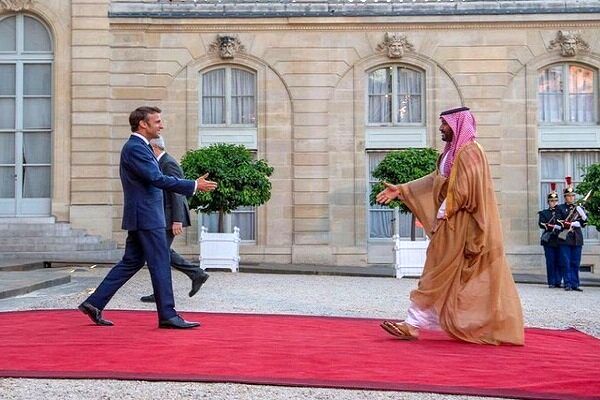 گفت‌وگوی ولیعهد عربستان و رئیس‌جمهور فرانسه درباره تحولات منطقه و غزه