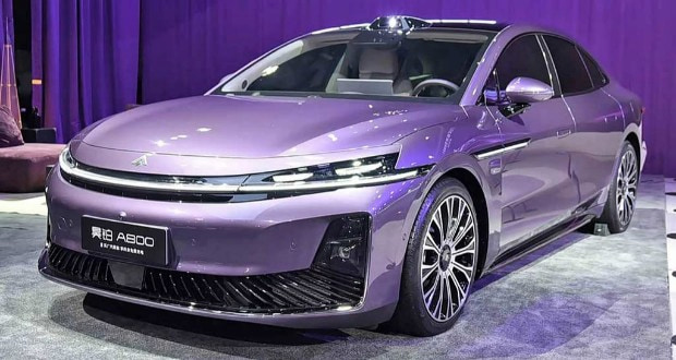 رونمایی از سدان لوکس GAC Hyptec A800 با فناوری‌های هواوی در نمایشگاه چنگدو ۲۰۲۵