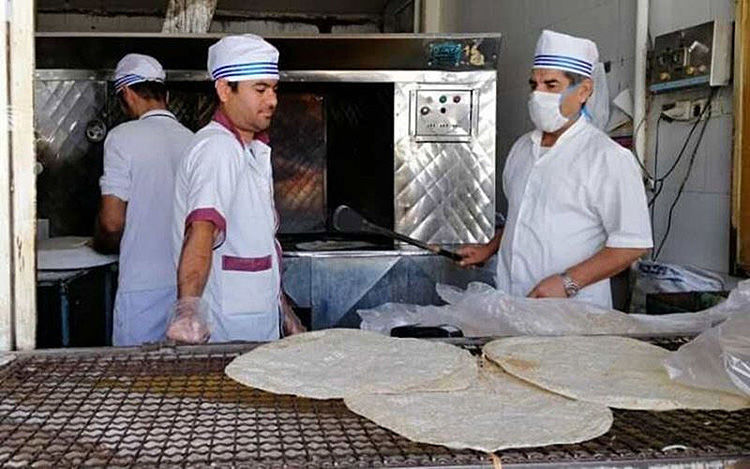 کاهش سهمیه آرد و توقف کمک هزینه؛ چالش‌های جدید نانوایان سنتی تهران