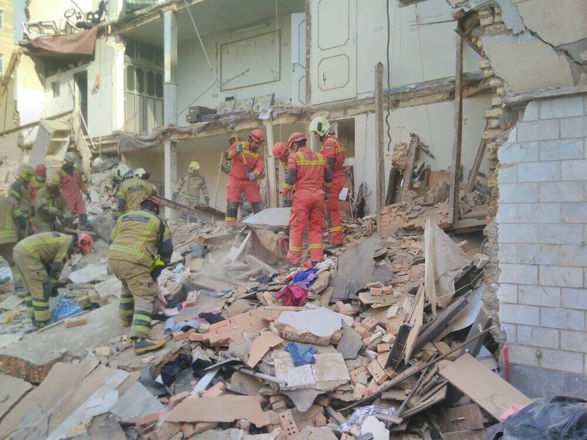 تصویر محل حادثه آوار ساختمان در یافتآباد