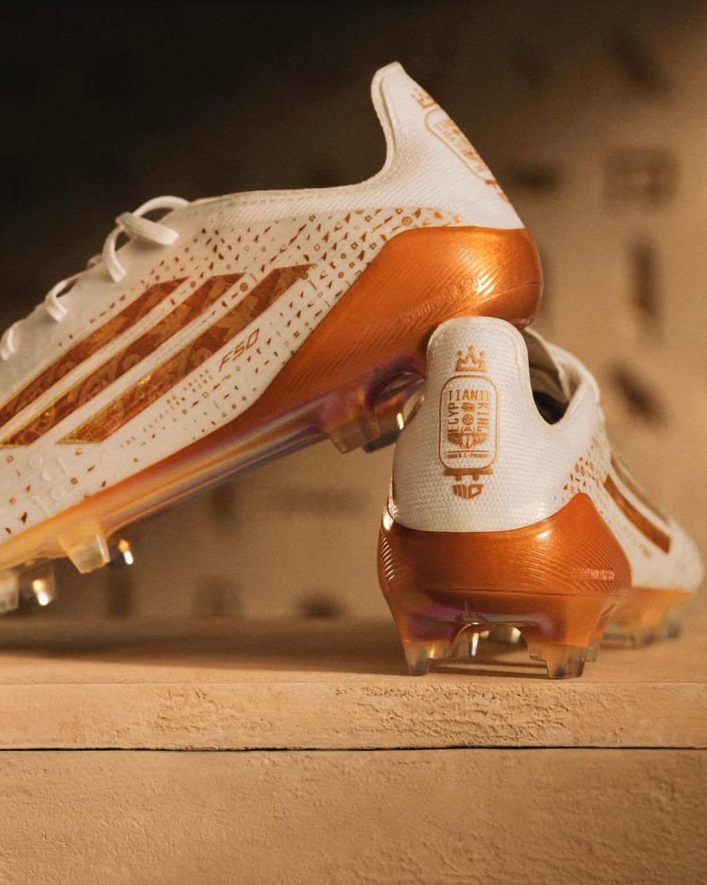 تصویر جزئیات کفش F50 Elite محمد صلاح