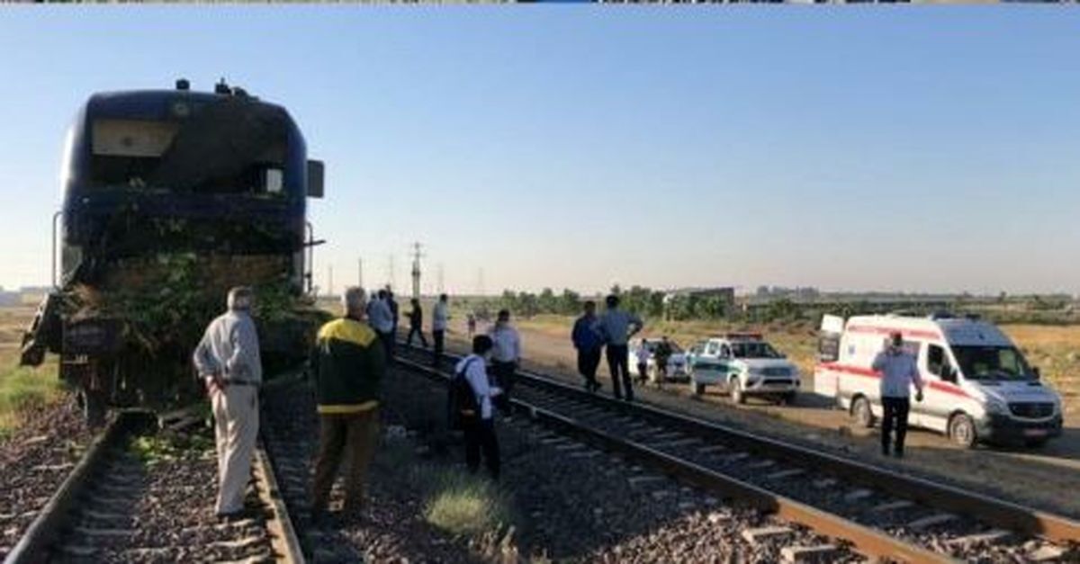 تصادف قطار با خودرو در ایستگاه راه‌آهن شازند؛ یک مصدوم برجای ماند