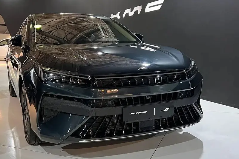 نمای جلوی KMC J7