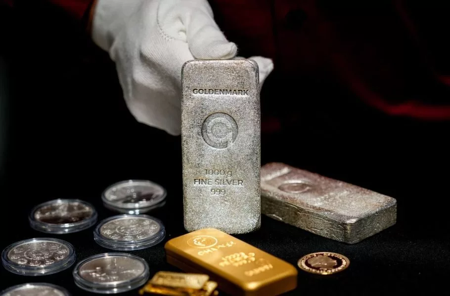 نوسان قیمت جهانی طلا: از ۵۴۰۰ دلار تا معاملات فعلی