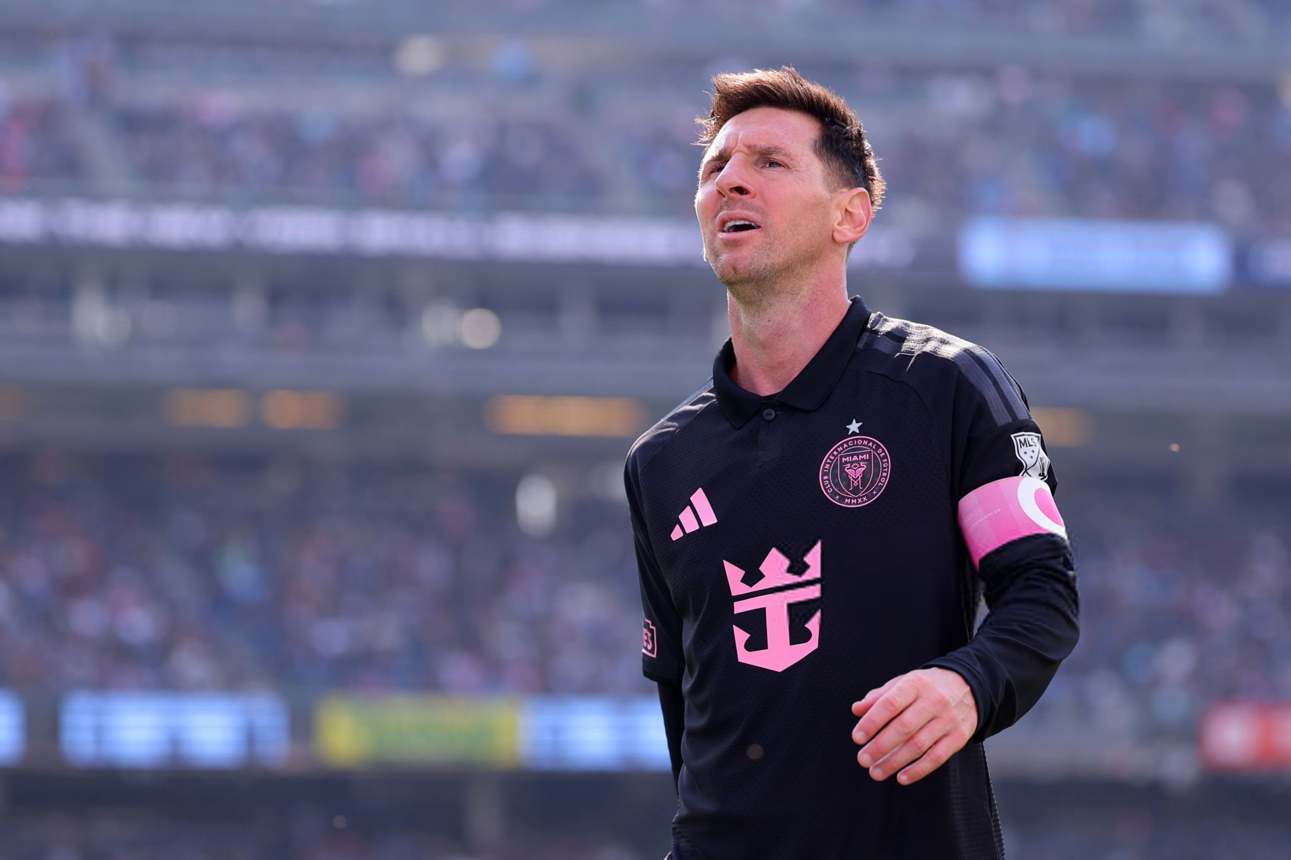 لیونل مسی در حال جشن گرفتن گل
