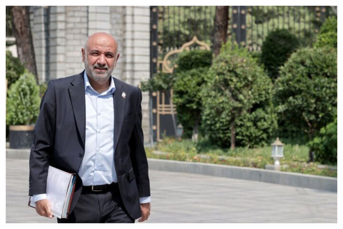 وزیر کار: افزایش مبلغ کالابرگ تا ۱۵ اردیبهشت ماه نهایی می‌شود
