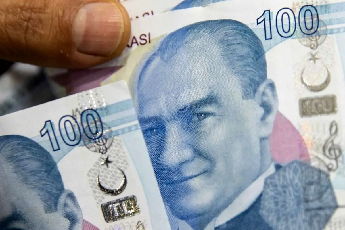 لیر ترکیه: نوسانات قیمتی و روند صعودی در بازار ارز ایران