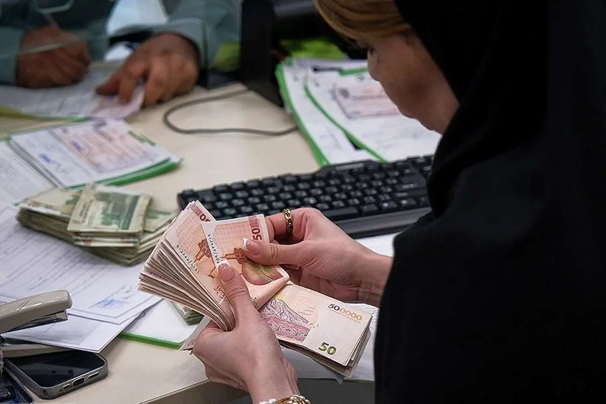 تحلیل تسهیلات بانکی در ۹ ماهه ۱۴۰۴: غلبه مصرف بر سرمایه‌گذاری در وام‌های خانوار