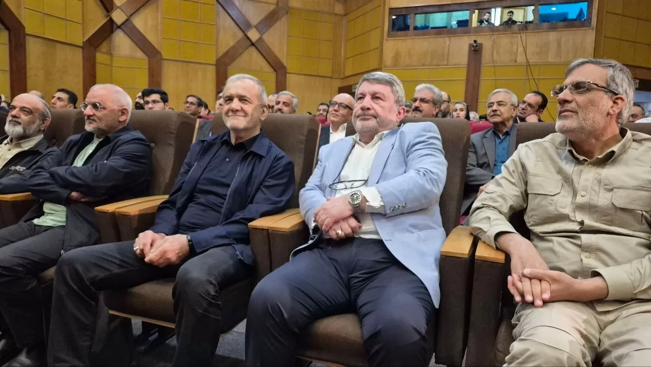 حضور مسعود پزشکیان در همایش «راویان ایران»